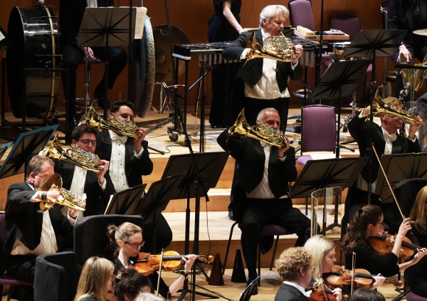 Members of the Halle horn section, Laurence Rogrers standing cr Alex Burns, the Halle