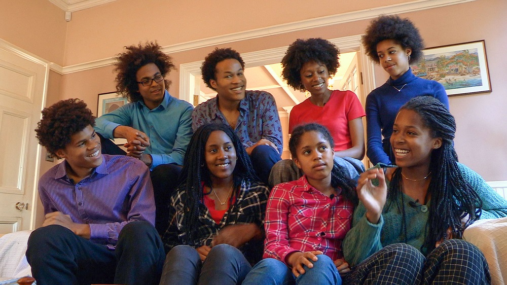 Family shot of Kanneh-Masons and Plinio Fernandes