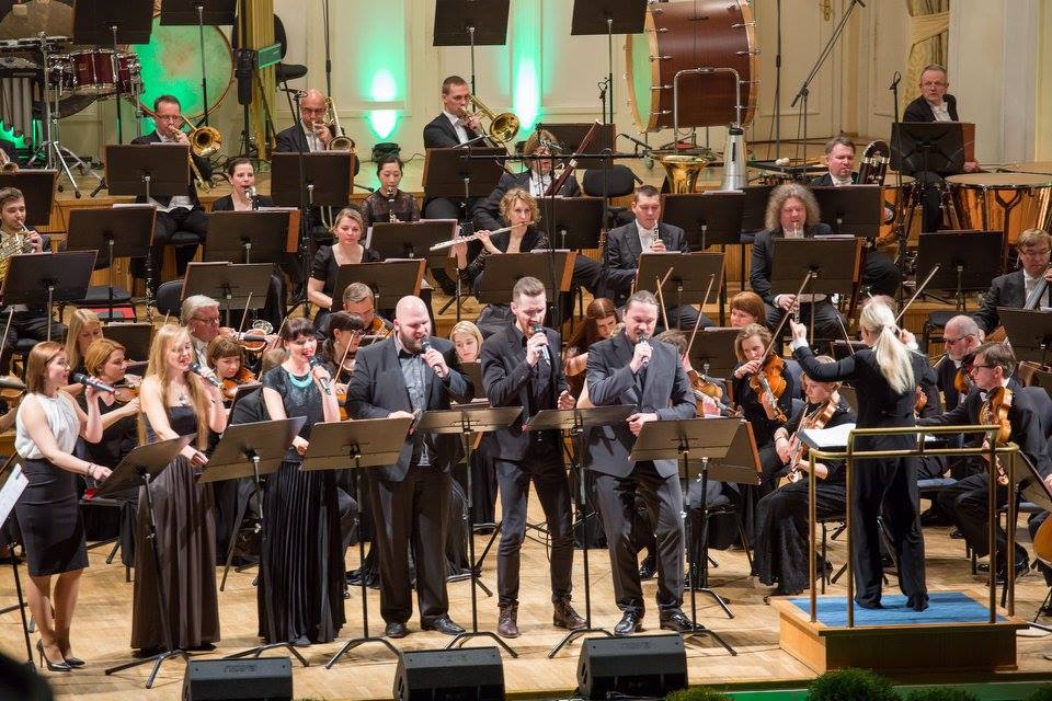 Understandards in the Estonia Hall