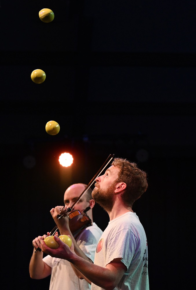 Ben Baker and juggler