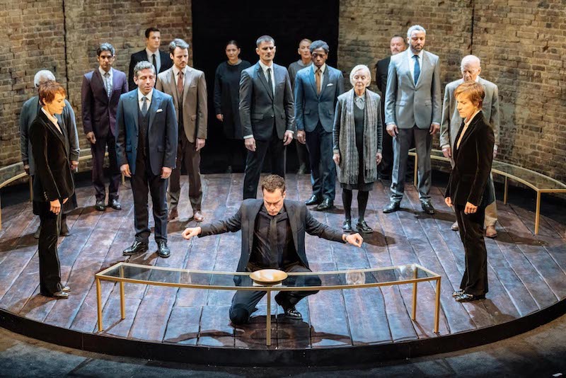 Spinning the coin to call the casting of 'Mary Stuart'