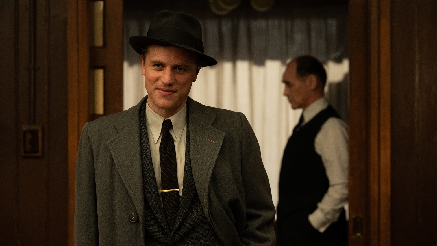 Francis (Johnny Flynn) and Leonard (Mark Rylance) in The Outfit