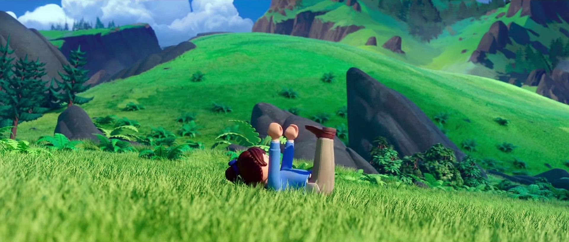 Marla learns to walk in Playmobil the Movie