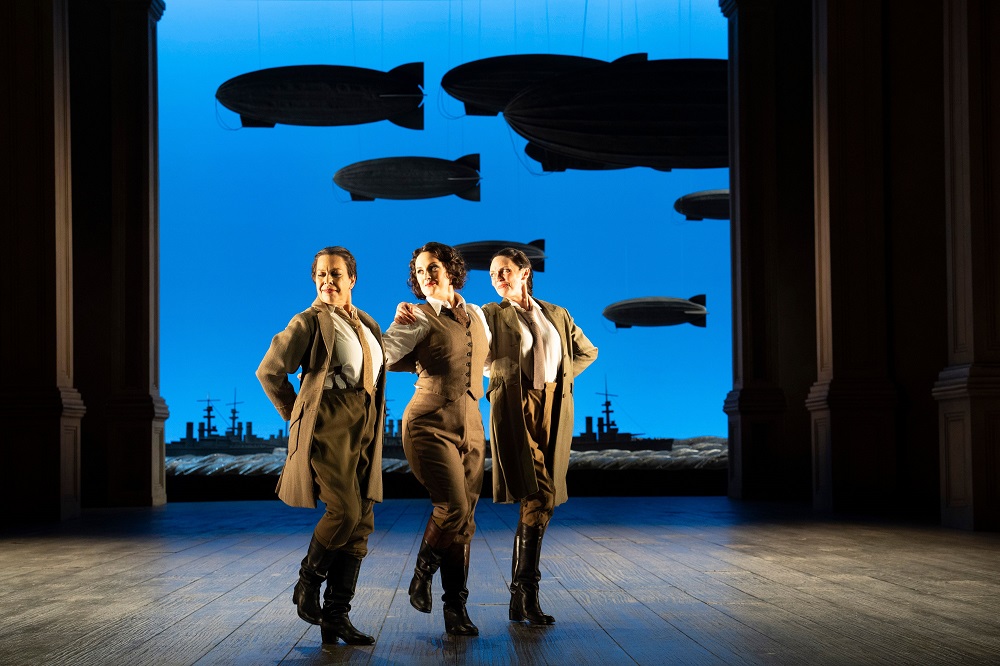 Louise Alder and dancers in 'Giulio Cesare'