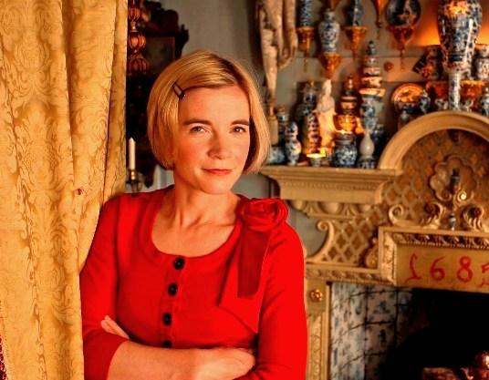 Lucy Worsley: Engaging and jolly, and a tiny bit like Queenie in 'Blackadder'