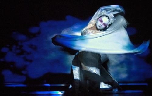 Elegant eloquence: Tai Wei Foo dances up an emotional storm